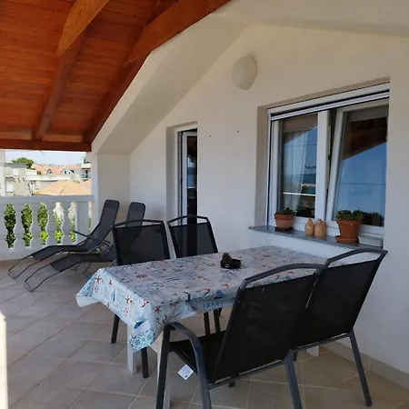 Skroza Apartment